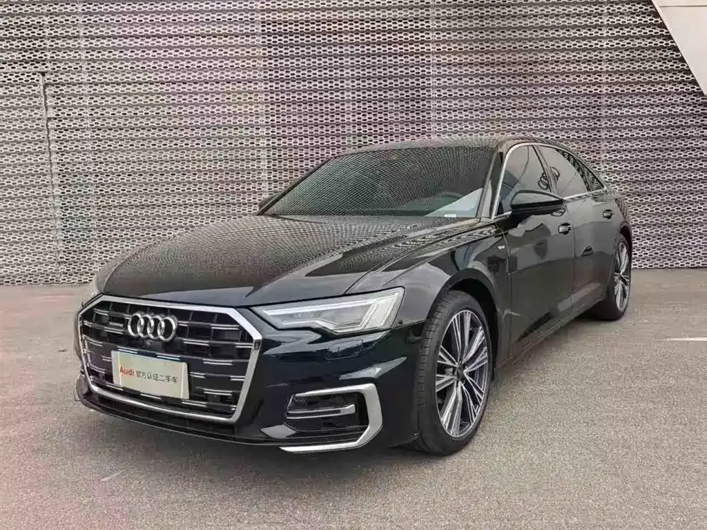 Audi A6L — фото 1