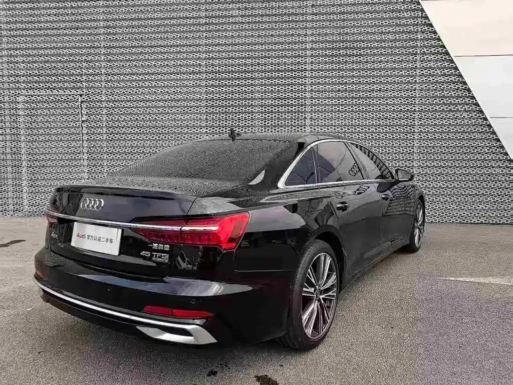 Audi A6L — фото 8
