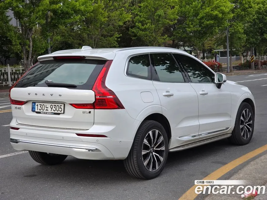 Volvo XC60 — фото 10