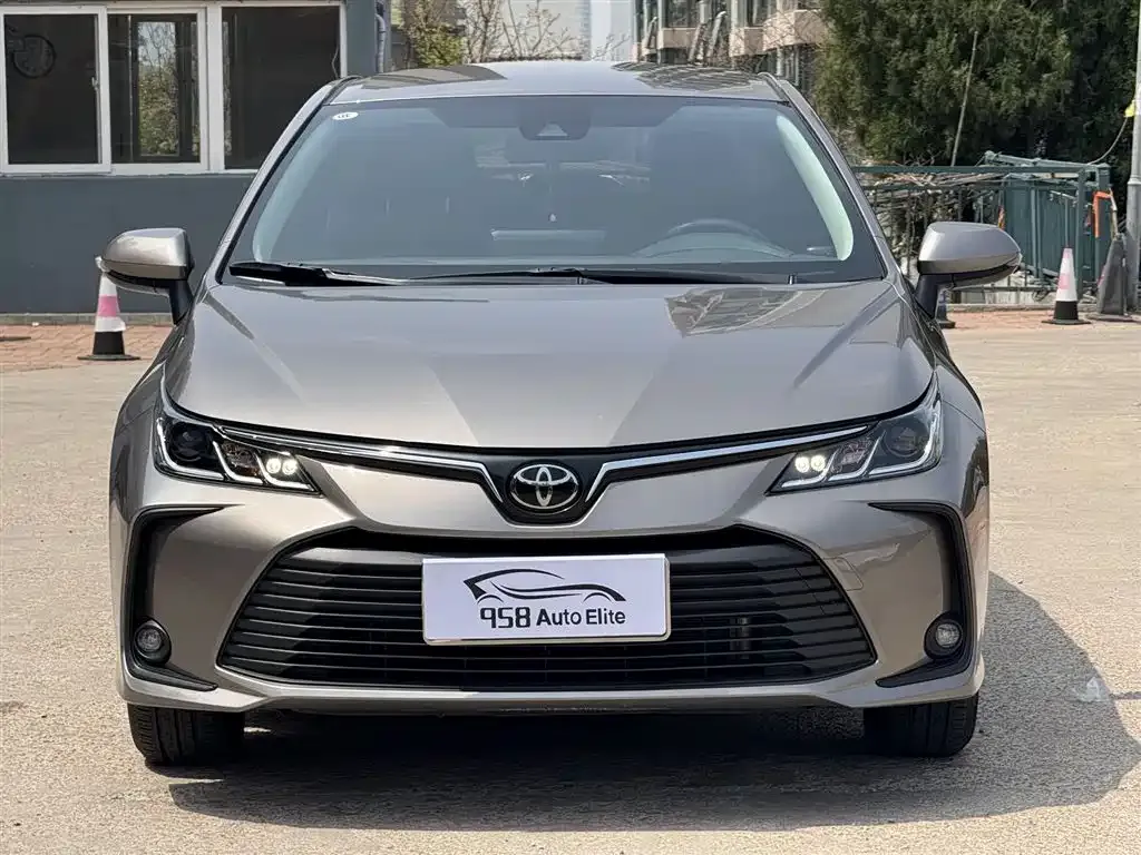 Toyota Corolla — фото 8