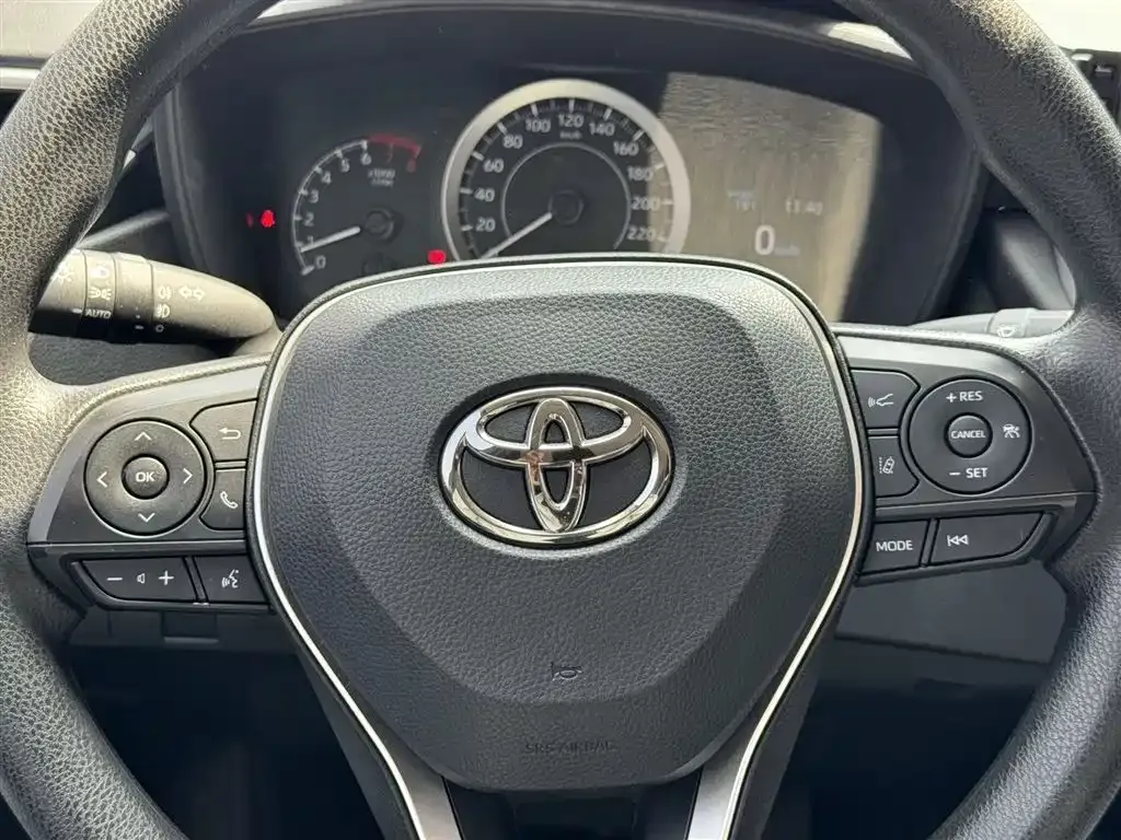 Toyota Corolla — фото 3