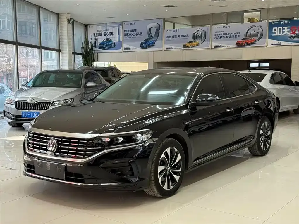 Volkswagen Passat — фото 1
