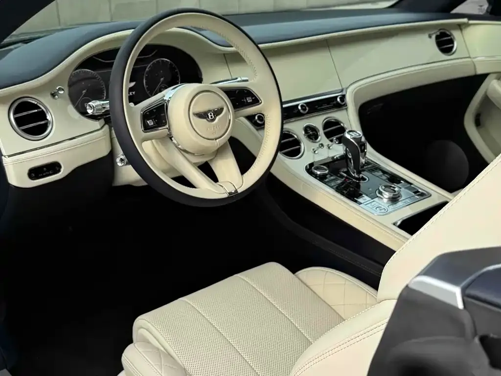 Bentley Continental 2021 из CN, фото 3