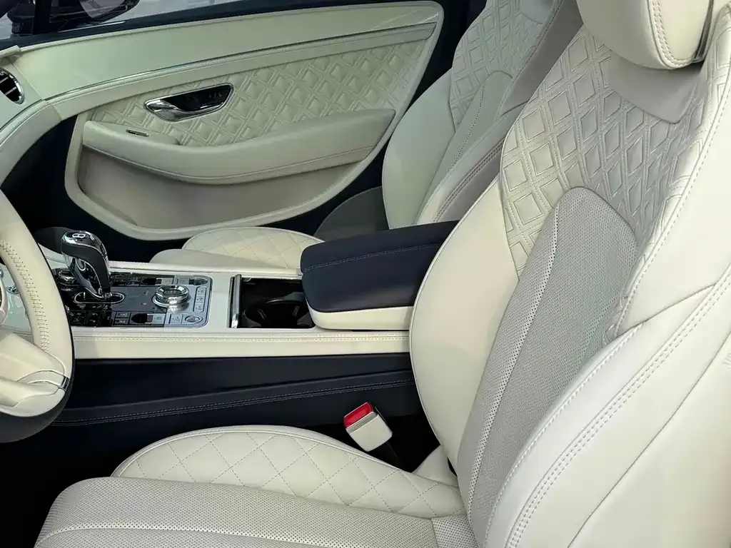 Bentley Continental 2021 из CN, фото 9