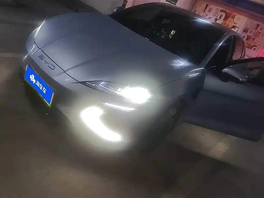 BYD Seal — фото 1