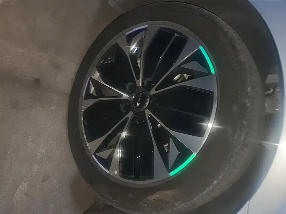 BYD Seal — фото 9