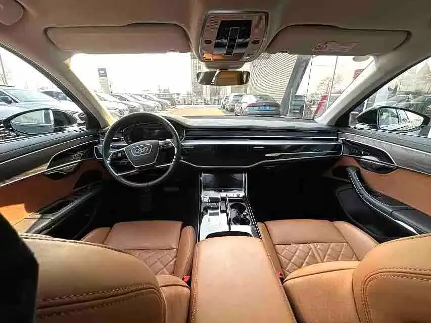Audi A8 — фото 2