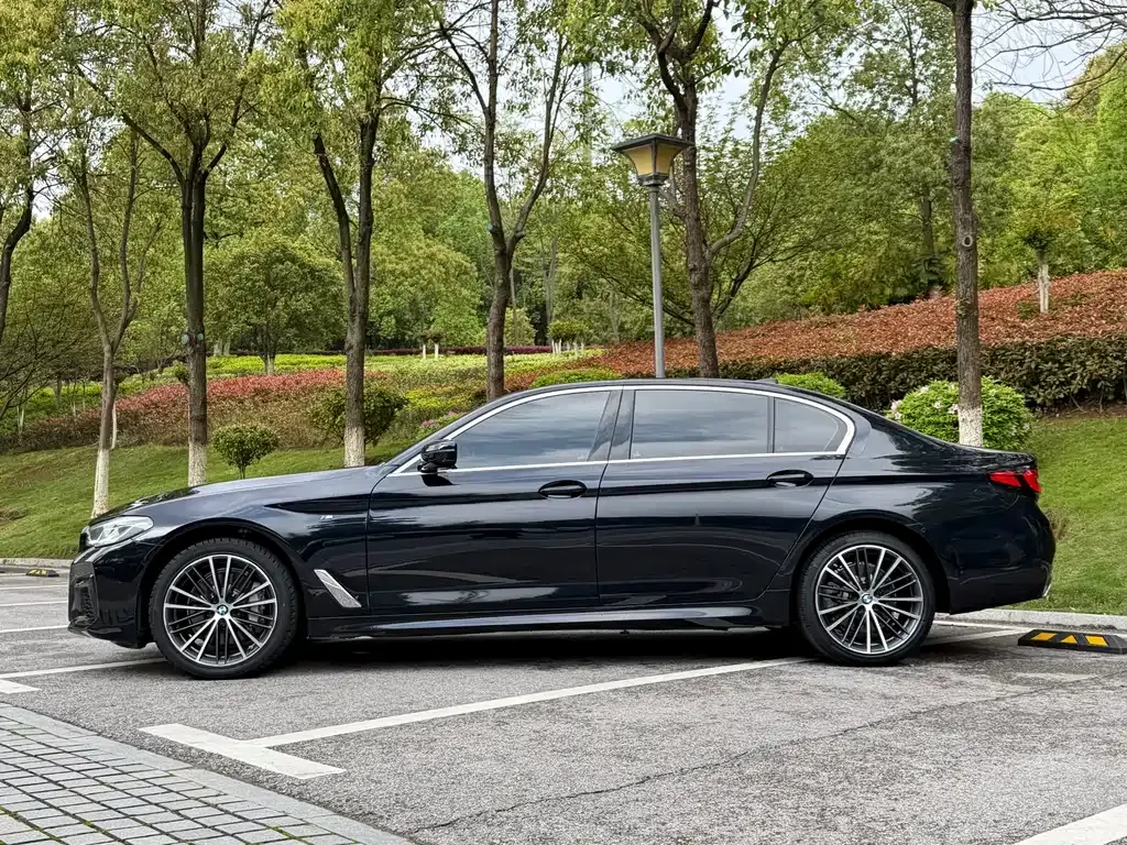 BMW 5 Series — фото 4
