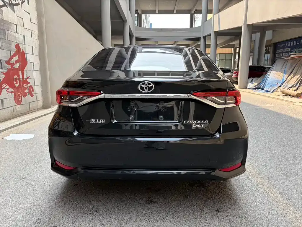 Toyota Corolla — фото 9