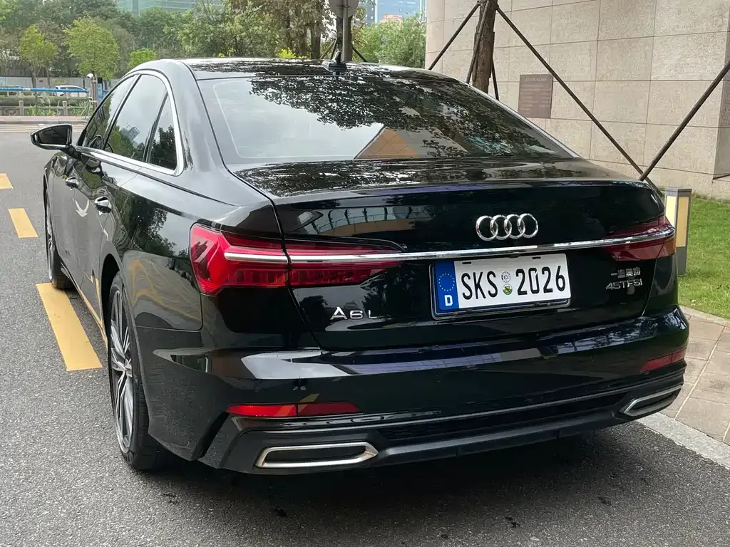 Audi A6L — фото 8