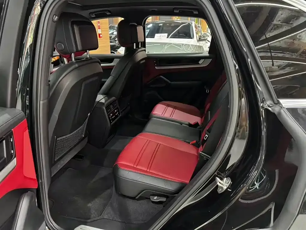Porsche Cayenne Hybrid 2023 из CN, фото 3