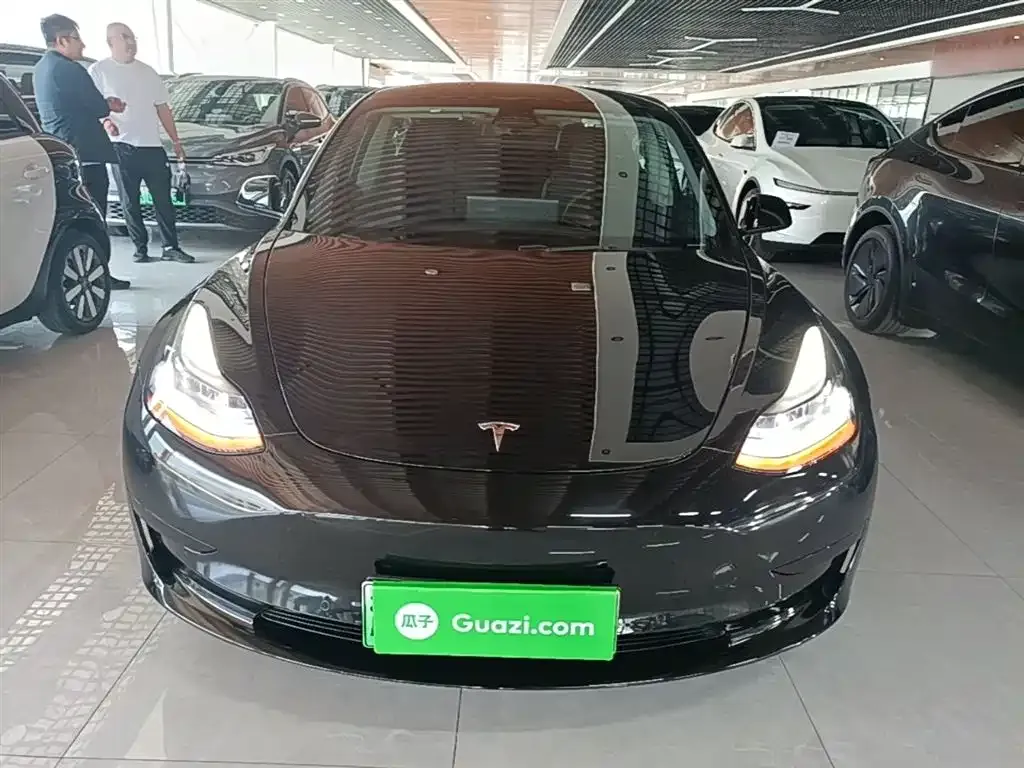 Tesla Model 3 — фото 7