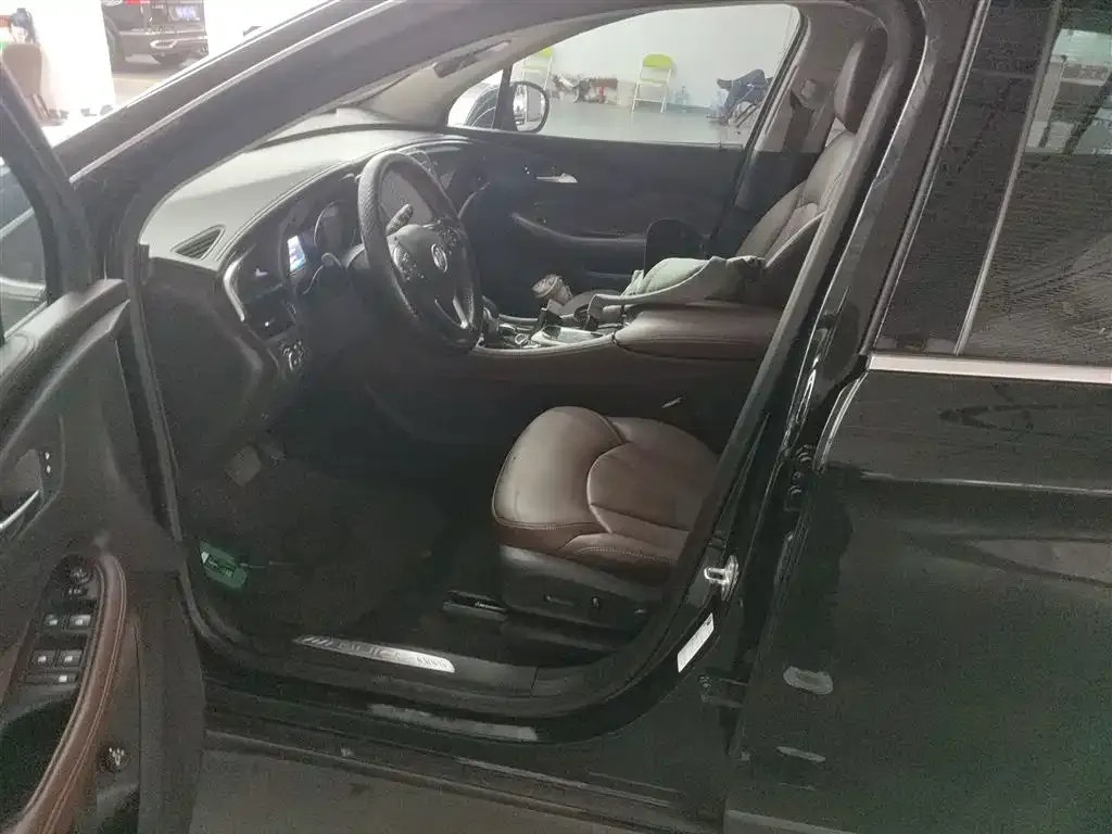 Buick Envision Plus — фото 9