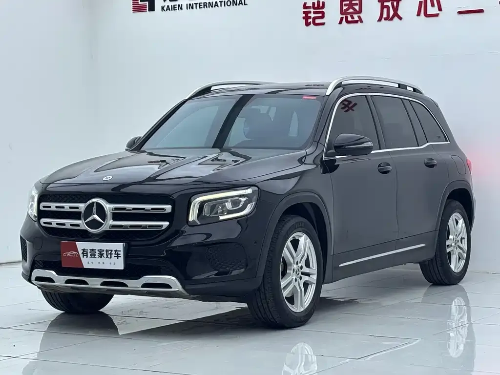 Mercedes-Benz GLB — фото 1
