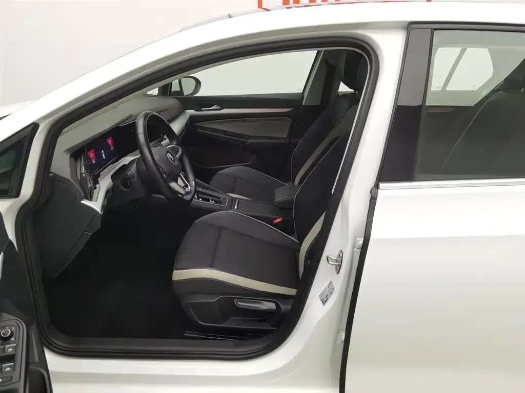 Volkswagen Golf 2021 из CN, фото 10