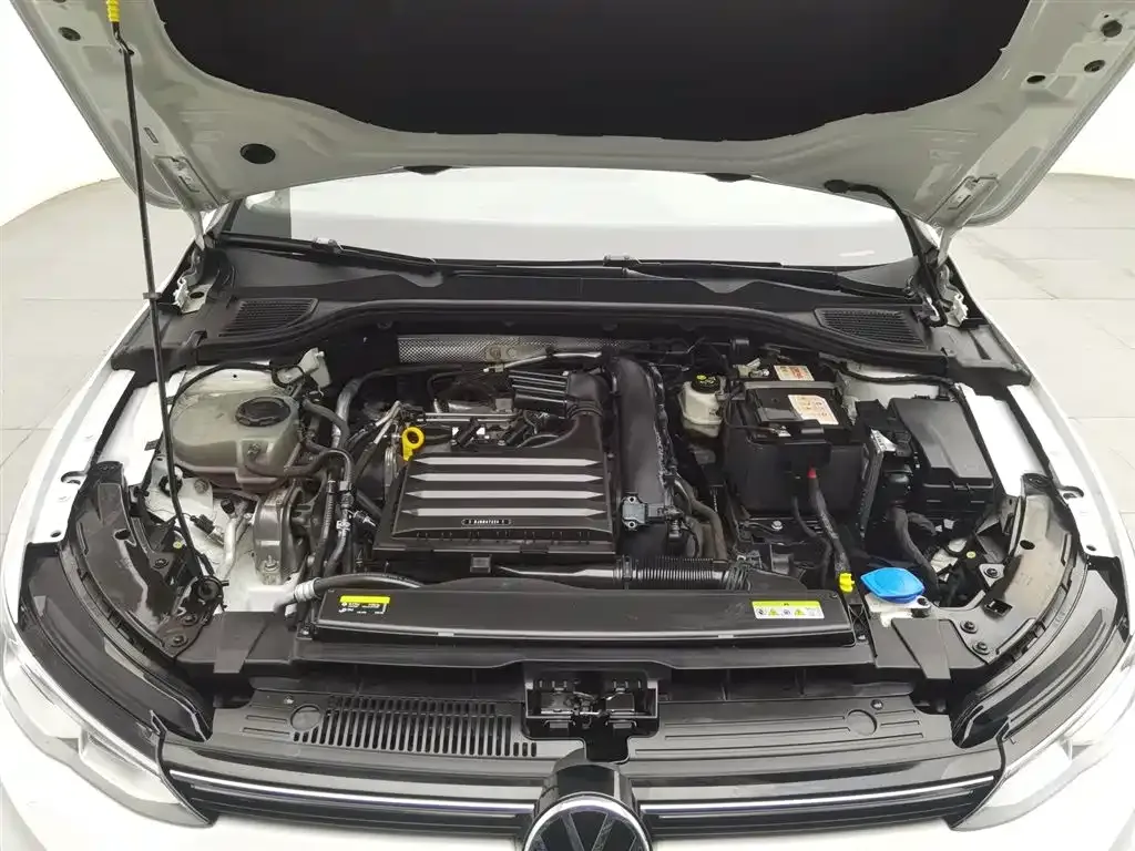 Volkswagen Golf 2021 из CN, фото 4
