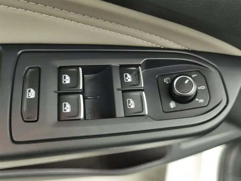 Volkswagen Golf 2021 из CN, фото 8