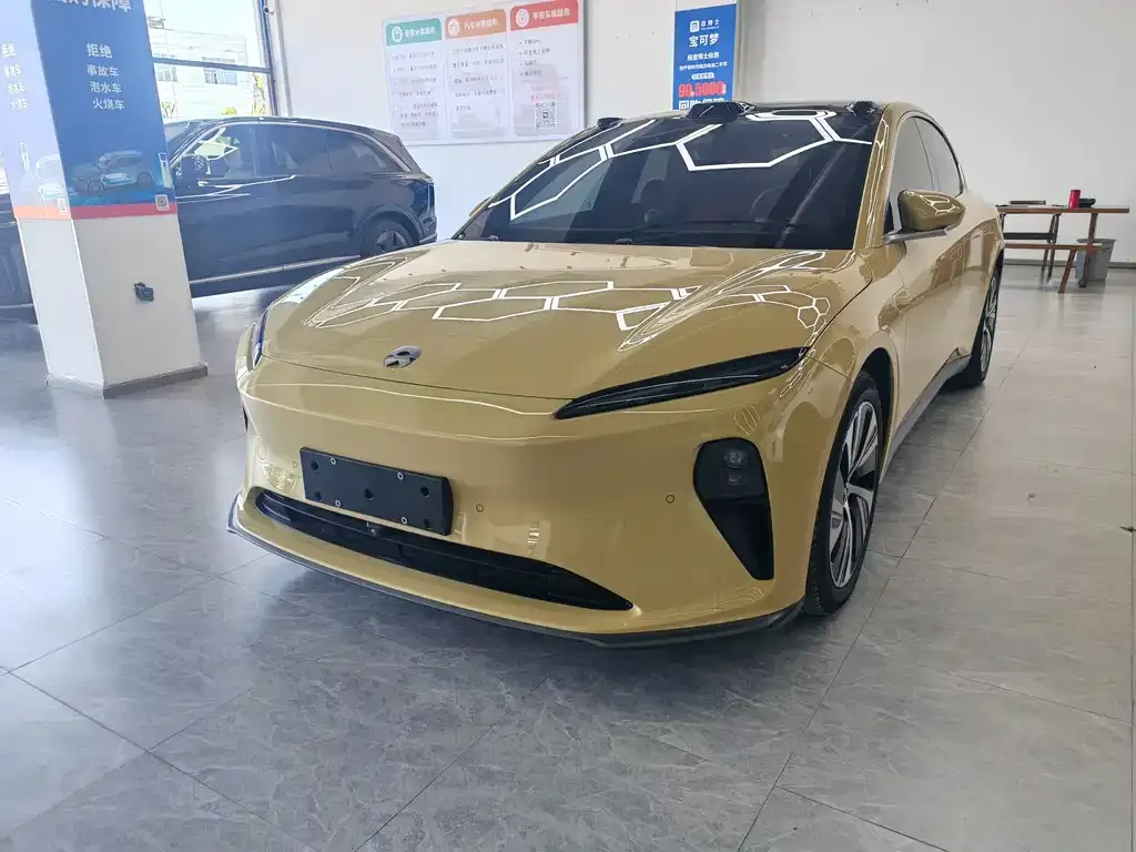 NIO ET5