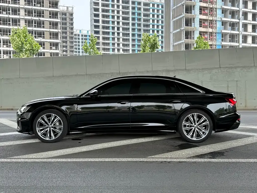 Audi A6L — фото 10