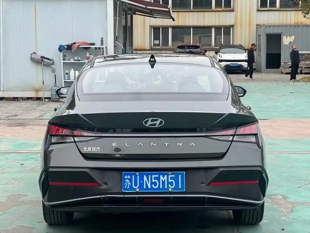 Hyundai Elantra — фото 8