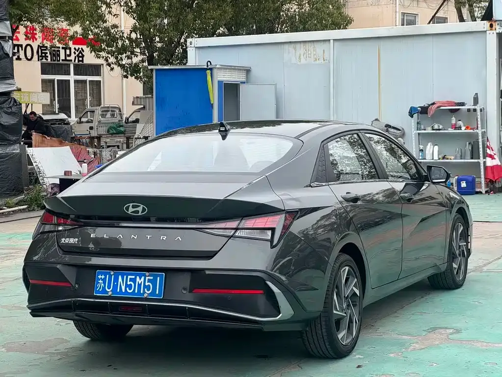 Hyundai Elantra — фото 10