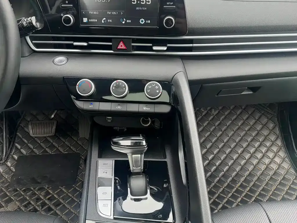 Hyundai Elantra — фото 6