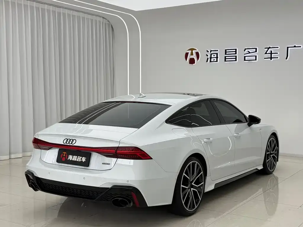 Audi A7 — фото 10