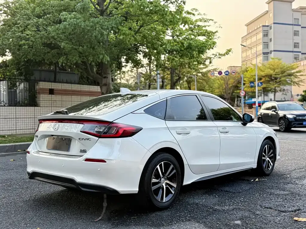 Honda Civic — фото 7