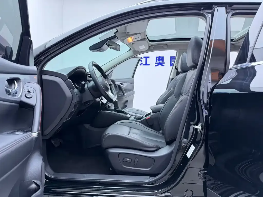 Nissan Qashqai — фото 9