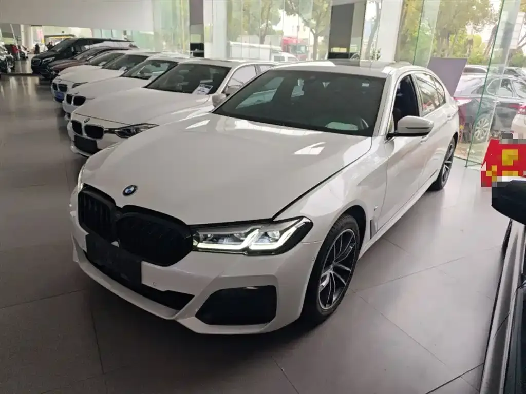 BMW 5 Series — фото 1