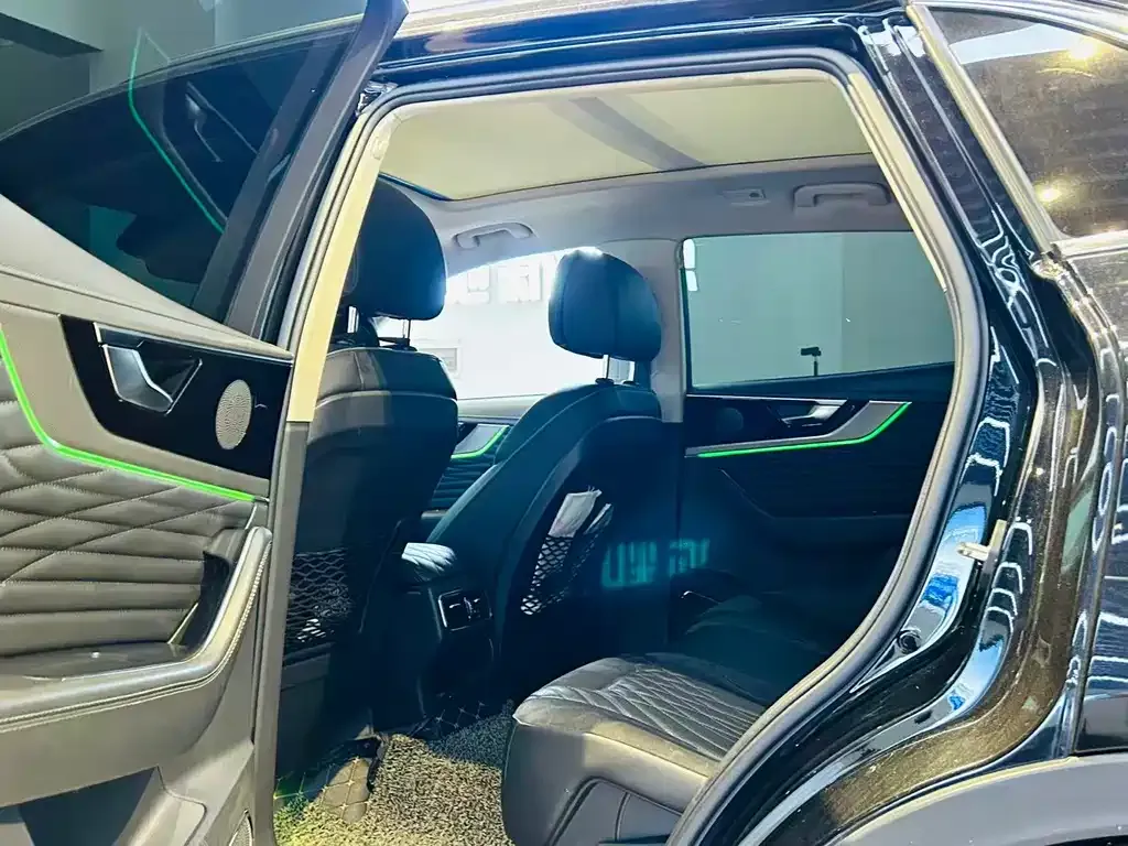 Hongqi HS5 2023 из CN, фото 2