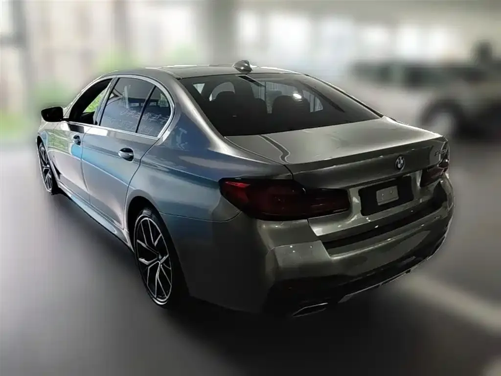 BMW 5 Series — фото 10