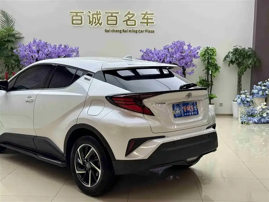 Toyota C-HR — фото 8