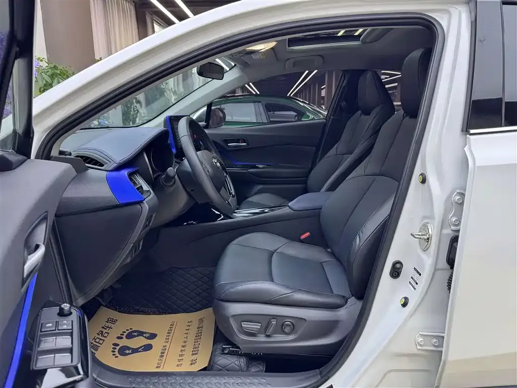 Toyota C-HR — фото 2