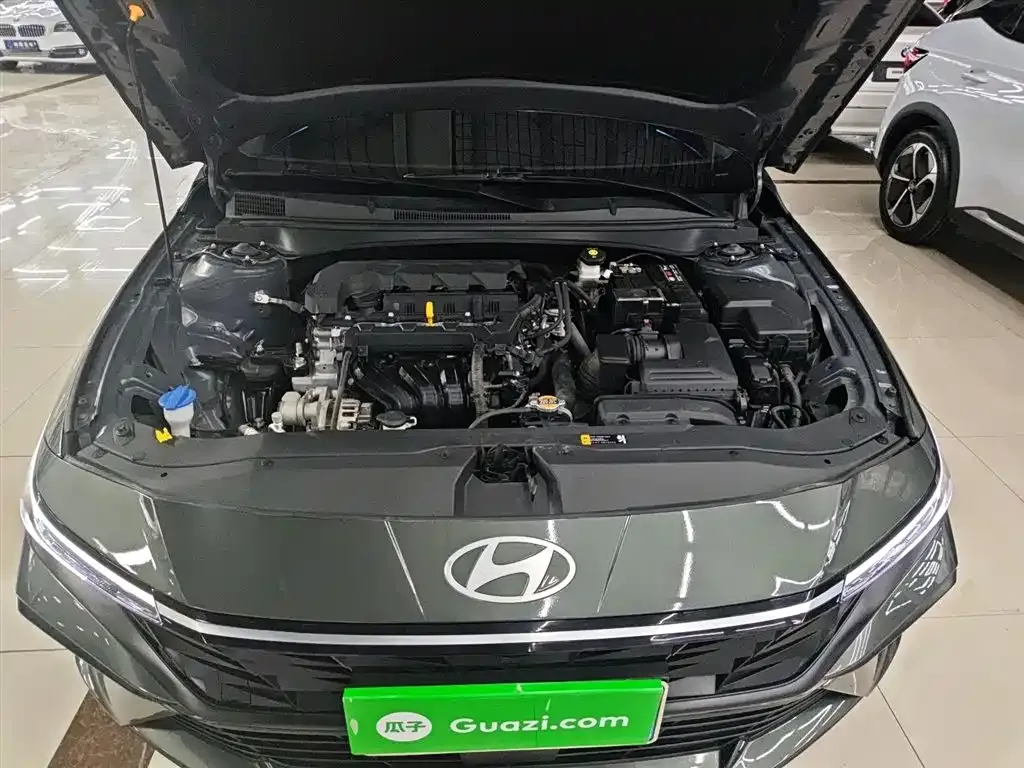 Hyundai Elantra — фото 7