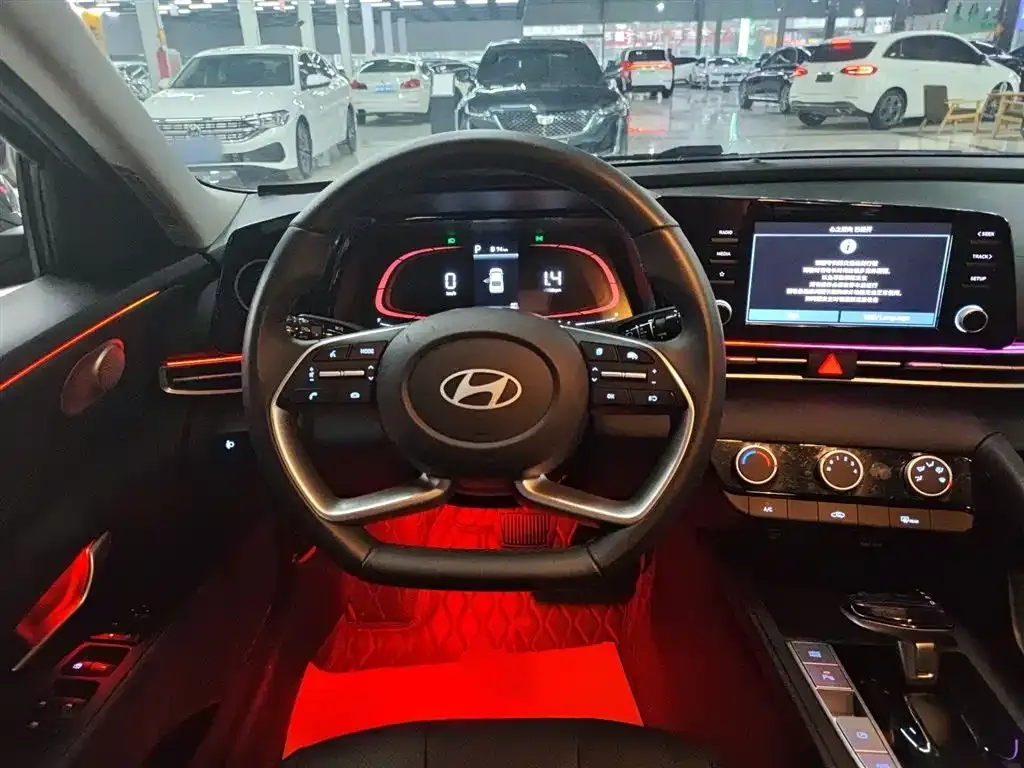 Hyundai Elantra — фото 4