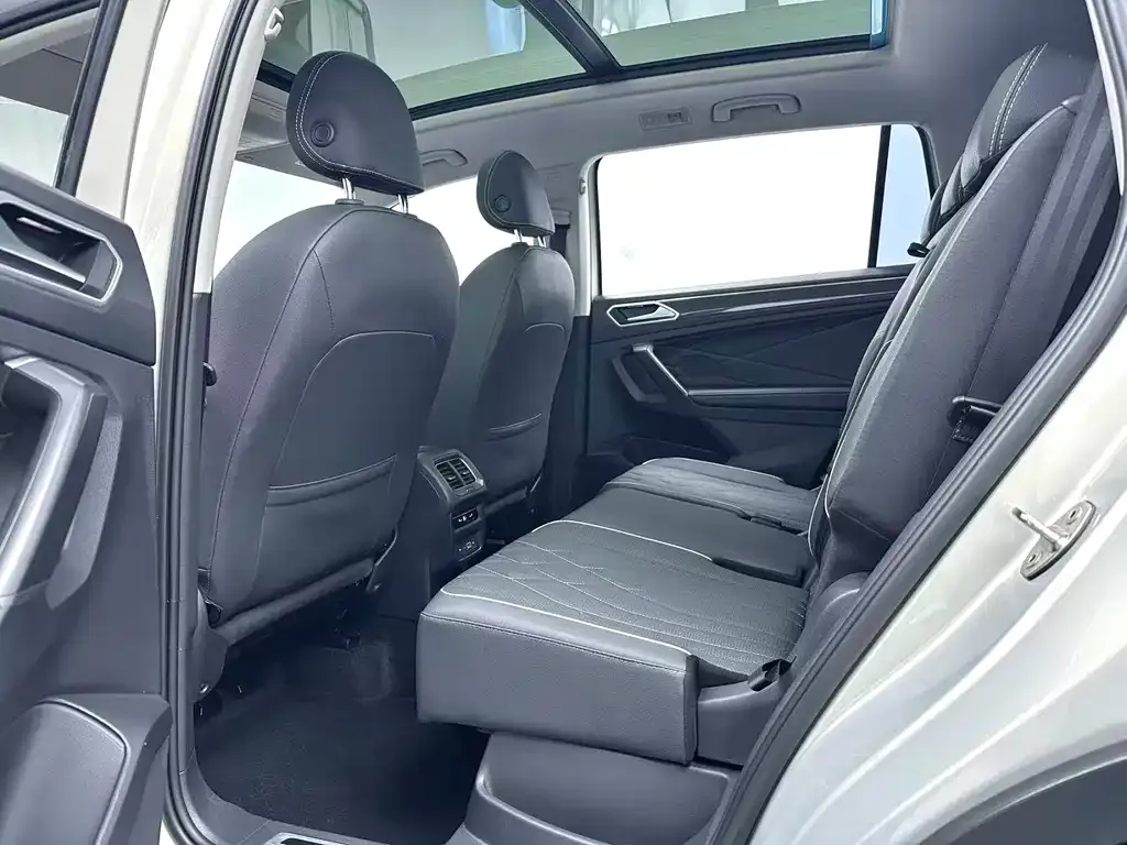 Volkswagen Tiguan L 2022 из CN, фото 6
