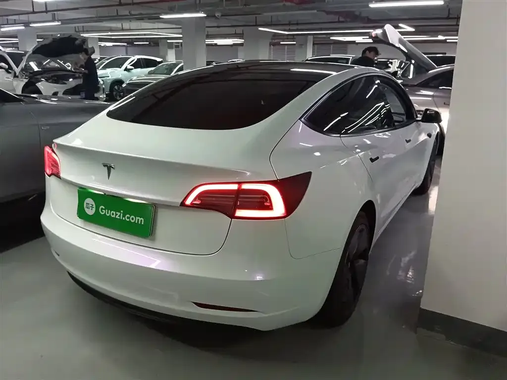 Tesla Model 3 — фото 4