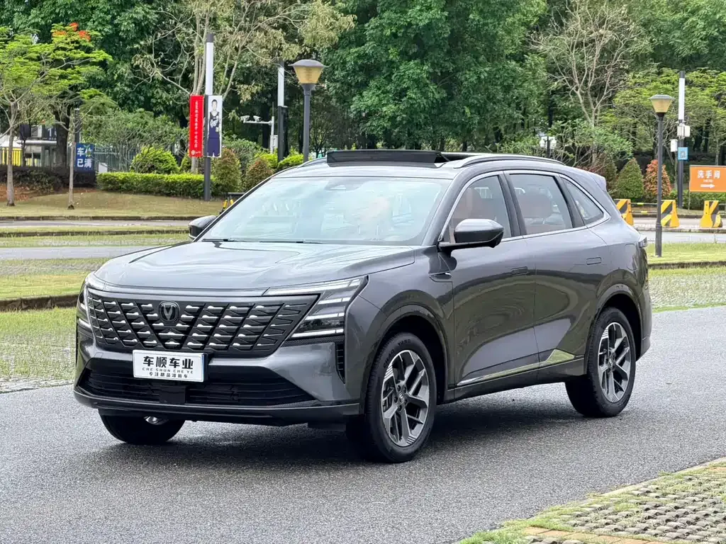 Changan CS75PLUS — фото 1