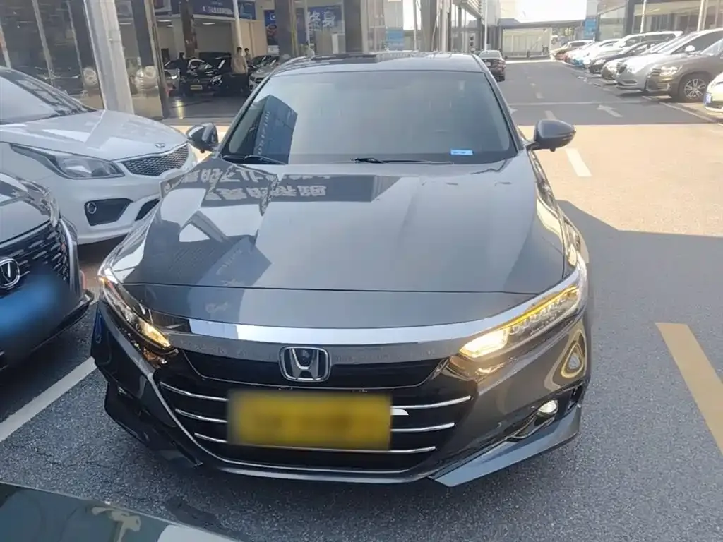Honda Accord — фото 10