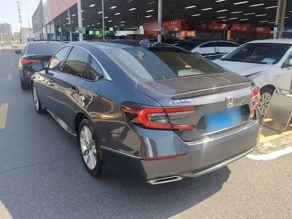 Honda Accord — фото 9