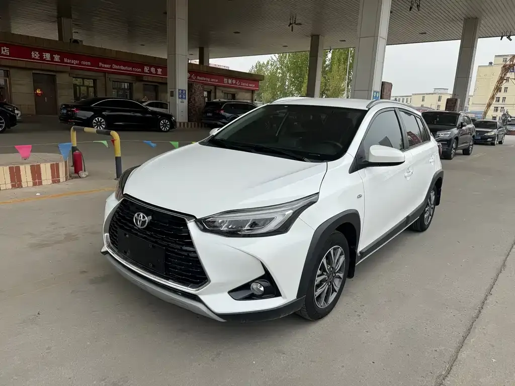 Toyota Yaris L
