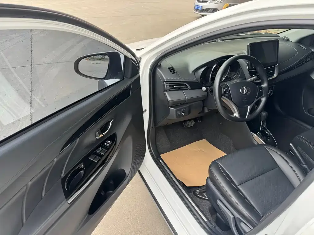 Toyota Yaris L 2023 из CN, фото 3