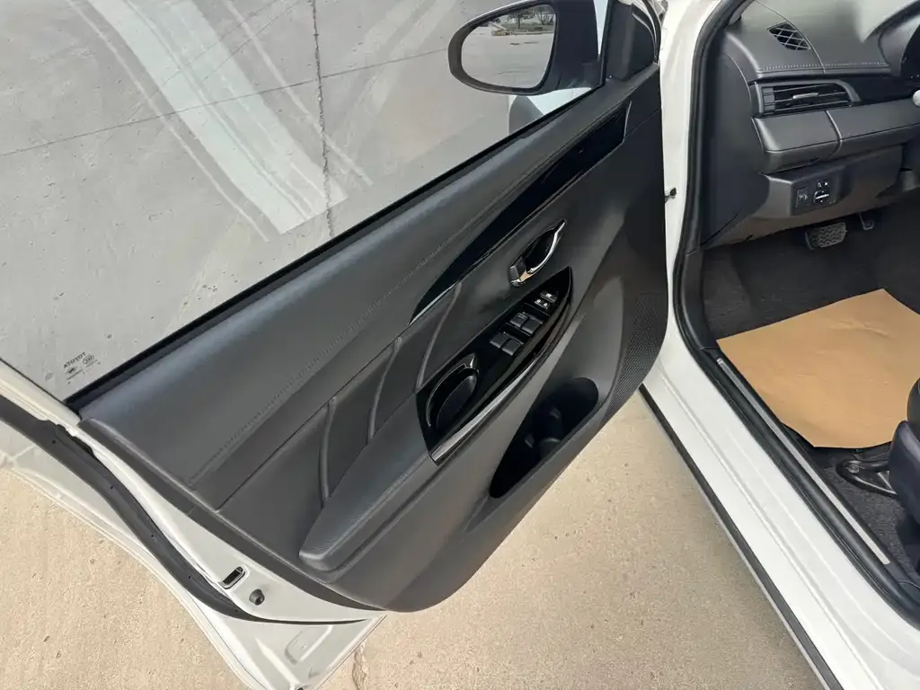 Toyota Yaris L 2023 из CN, фото 9