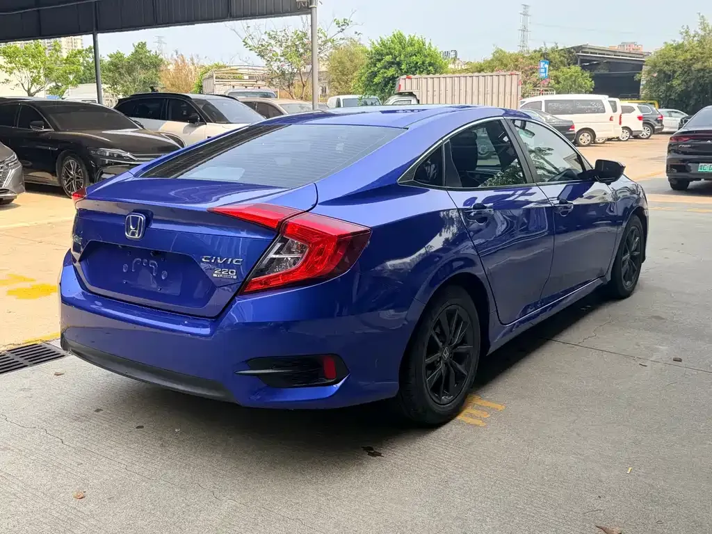 Honda Civic — фото 6