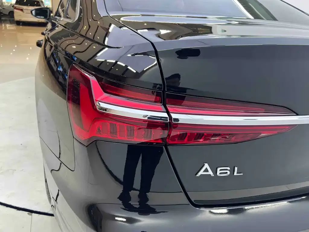 Audi A6L — фото 7