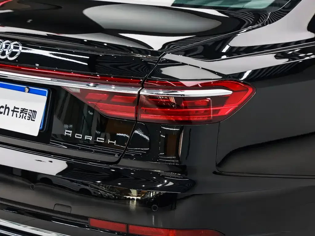 Audi A8 — фото 6