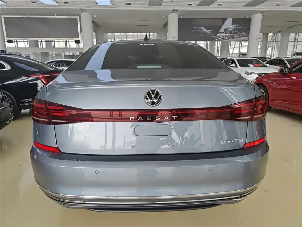 Volkswagen Passat — фото 7