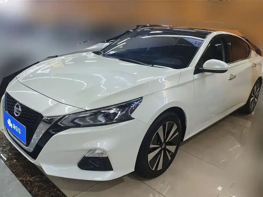 Nissan Teana — фото 1