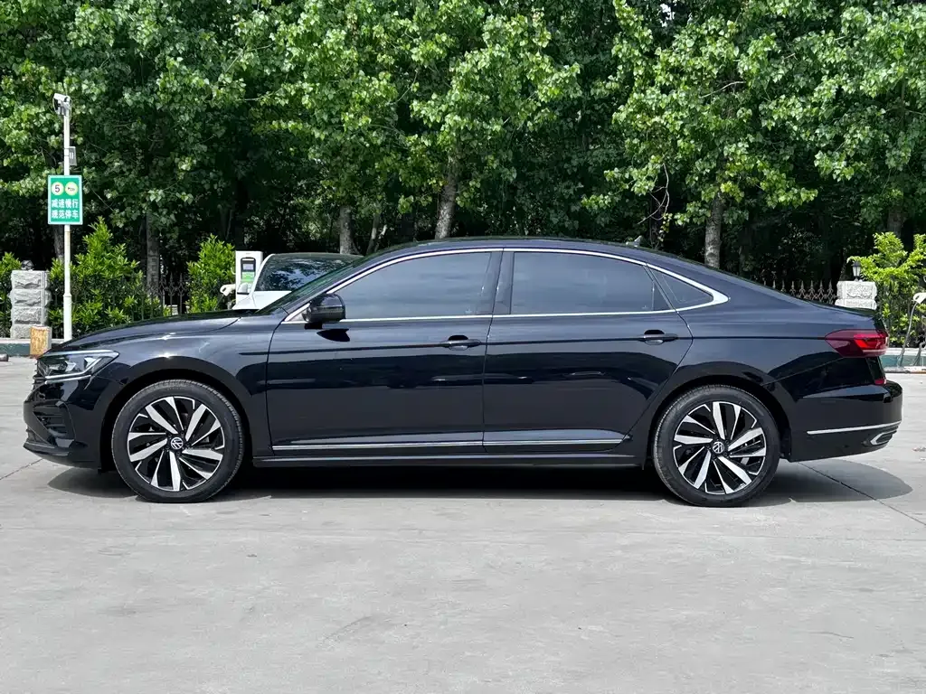 Volkswagen Passat — фото 10